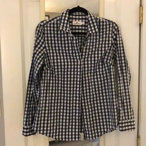 Women’s navy blue Vineyard Vines shirt